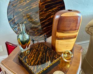 Occasional table by Pulaski, decorative accessories, art glass and wood vessel