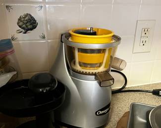 Omega Juicer and Accessories 
