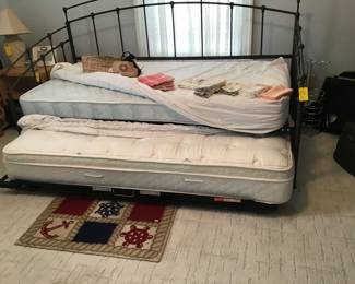Trundle bed with metal frame