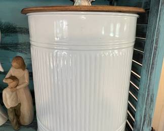 White Ribbed Metal Canister with Paw Print Lid Handle