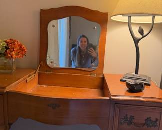 Drexel lift-top dressing table 