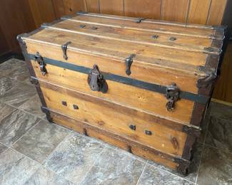 Antique flat top trunk