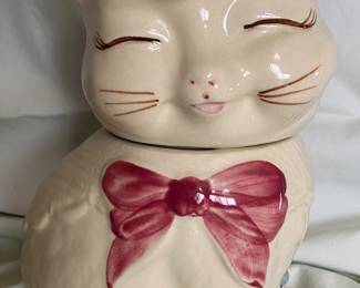  A vintage Shawnee Puss 'n Boots ceramic cookie jar