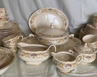 Beautiful vintage set of Eggshell Nautilus
dinnerware