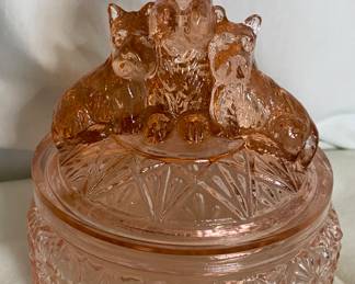 A pink glass Scottie dog candy dish or powder jar, in the style of Depression glass often attributed to L.E. Smith Glass Company or Jeanette Glass. 
