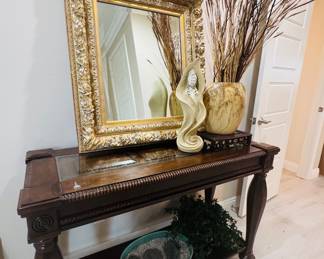 Entry table & gold mirror 