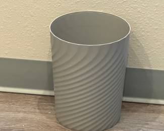 Trash can