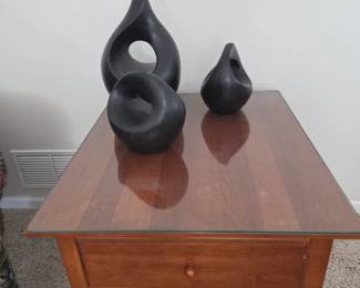 Thomasville end table