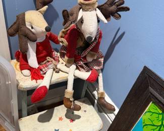 Step-up stool with Moose