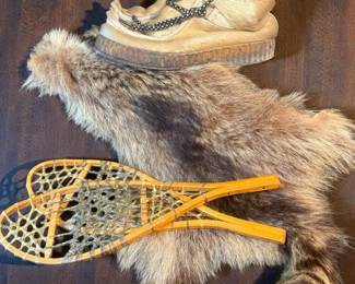 Nap.Gignac Elk Mukluks Boots, Raccoon Pelt, Small Snow Shoes