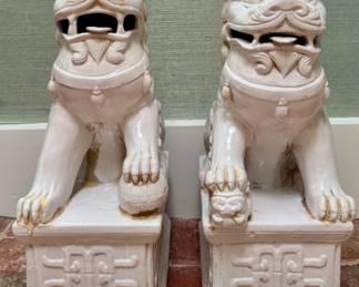 (2) Foo Dogs