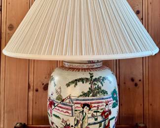 Chinese Famille Rose Table Lamp