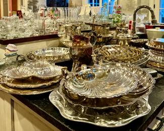 Kitchenware & Serving Pieces