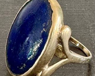 9K & Lapis Ring