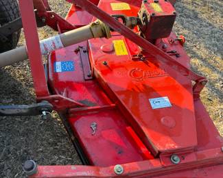 Caroni Mower or Bushhog– Made in Italy
Heavy-duty Caroni mower attachment, manufactured in Cuneo, Italy. Known for rugged construction and dependable performance, Caroni implements are built to last and are highly regarded for food plots, gardens, and property maintenance.