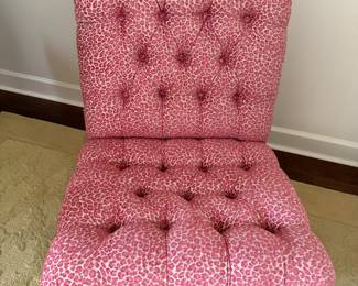 #8 - $200 - Tufted single oversized chair on casters, pink leopard print 27wx29dx38t
