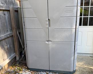 #76 - $ - Rubbermade tall outdoor cabinet
