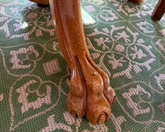 #26 - $220 - Round claw foot table  with leaf 47x 49t