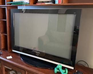 #69 - $100  - Samsung TV 55" 2006