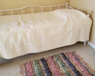 DayBed w/Mattress  $40