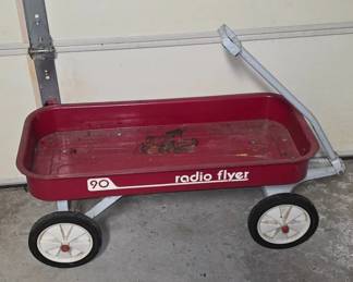 	Radio Flyer Model 90 Red Wagon
