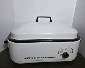 	Nesco 18 Qt Roaster Oven in White