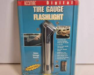 Accutire Digital Tire Gauge Flashlight