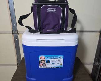 	Igloo Ice Cube Wheeled Cooler and Coleman Bag