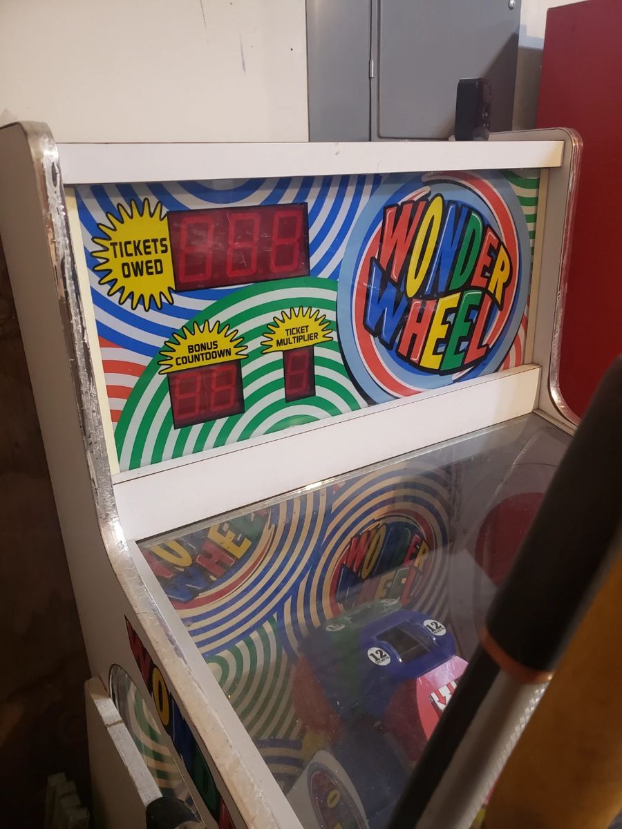 Wonder Wheel Coin push game