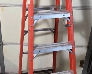 Husky 6-Foot Fiberglass Step Ladder, Type IA