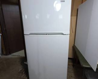 Kenmore Top-Freezer Refrigerator
