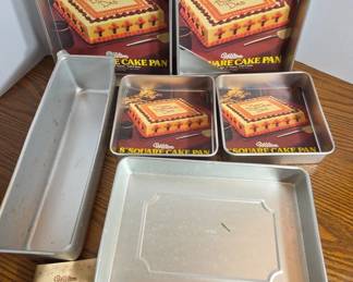 Wilton Aluminum Cake Pans Set