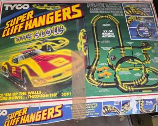 Tyco Super Cliff Hangers Slot Car Set