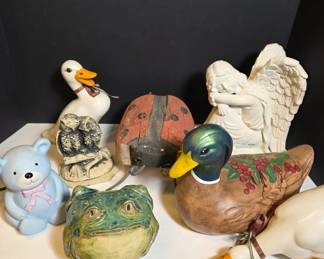 Decor Figurines and Sculptures