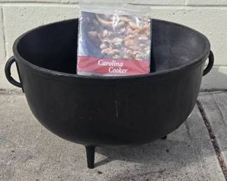 Carolina Cooker 8 Gallon Pre Seasoned Stew Pot