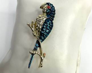 Gerry's Parrot Pin