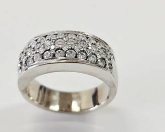 18K DIAMOND RING
