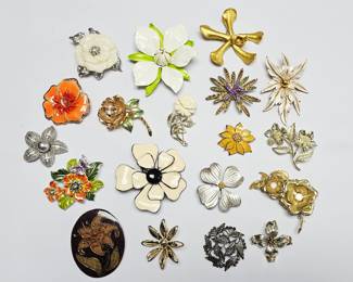 FLORAL BROOCHES