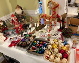 Holiday and Christmas Decor - some vintage