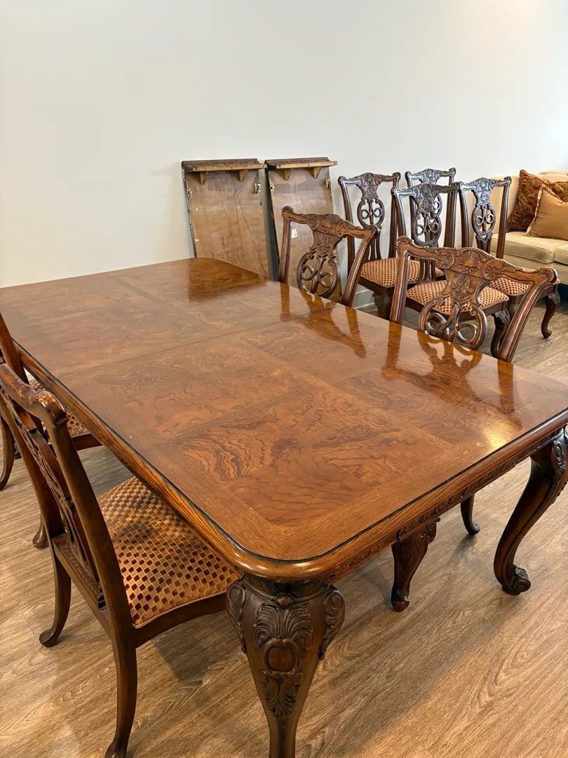  01 Henredon Vintage Dining Table And 8 Chairs
