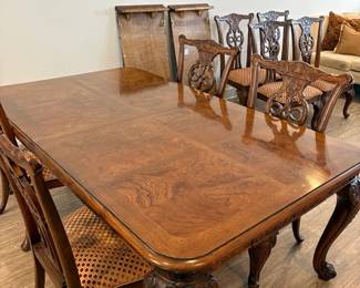  01 Henredon Vintage Dining Table And 8 Chairs