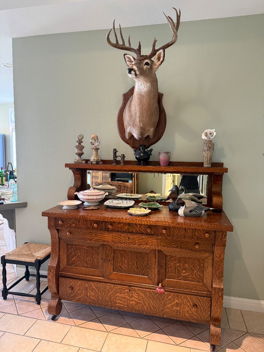 Gorgeous Antique Tiger Oak Sideboard,