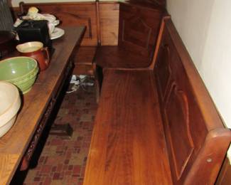 Corner pine seating benches