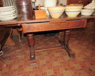 Antique oak pub table with pull out leaves