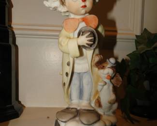 What a beautiful clown figurine