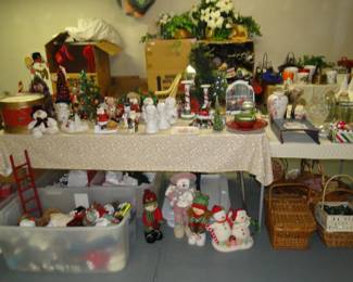 Lots of great Christmas decor too