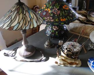 Those stained glass lamps again