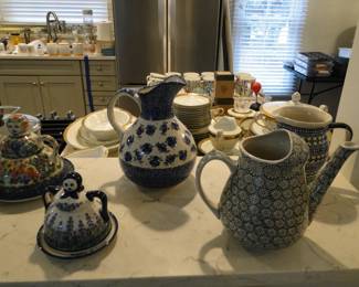 The largest collection of Polish pottery is at this sale