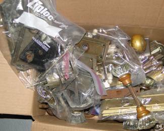 Again with the vintage door knobs