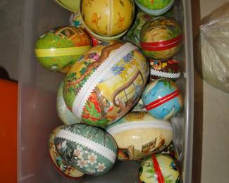 Small, medium and large Easter Egg storage containers